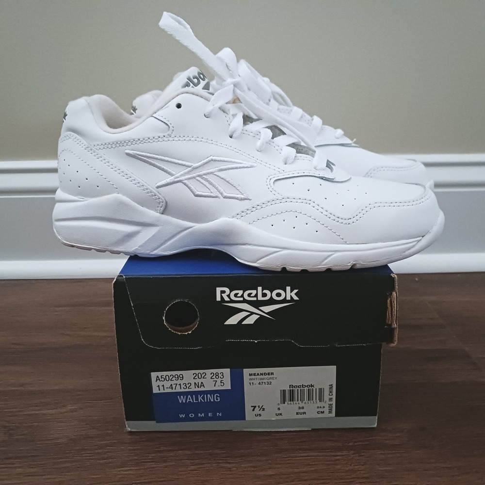 Reebok Meander Walking Shoes Womens 7.5 White Grey Leather Sneakers 11-47132